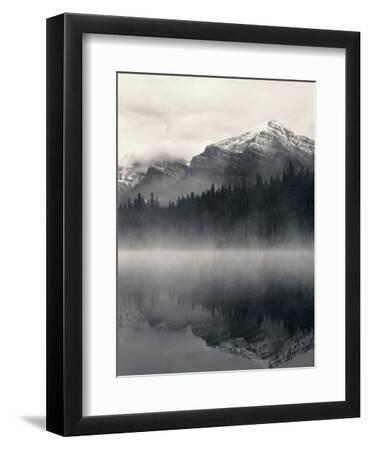 The Great Escape - Black Framed Art Print Wall Art, 9x12